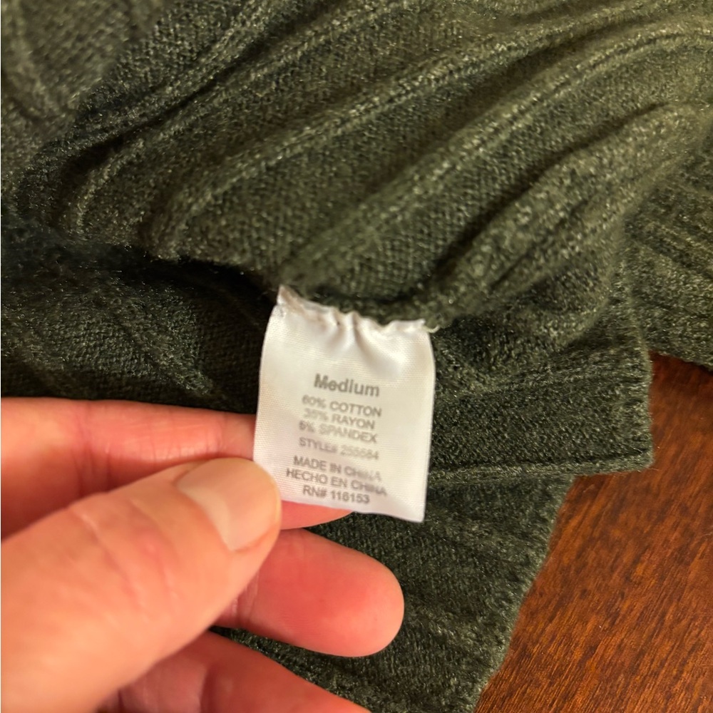 V-Neck Ribbed Sweater - Green - Picture 5 of 6
